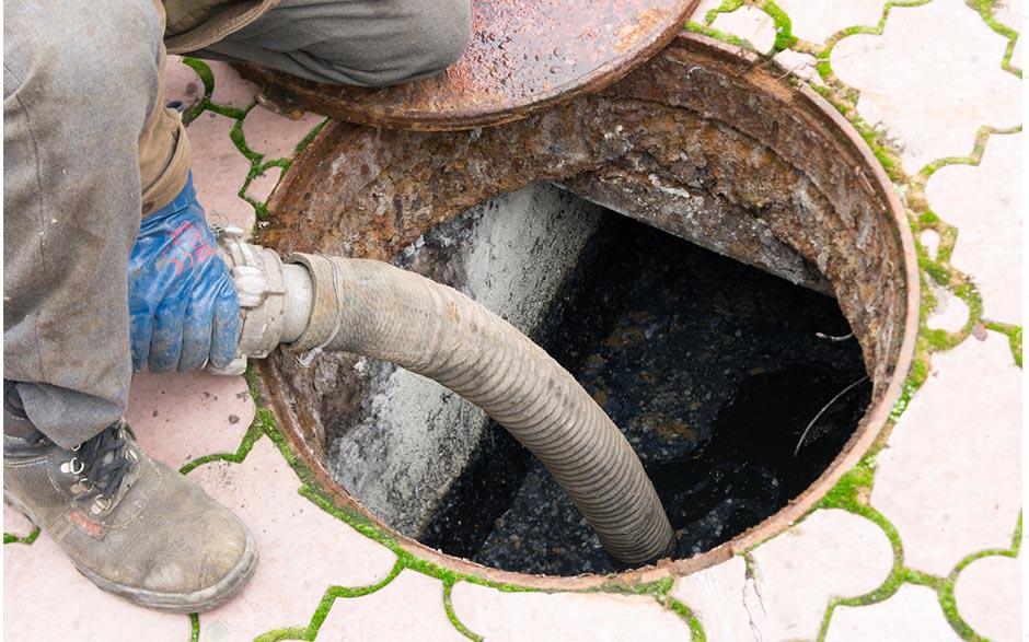 déboucher les wc avec une bouteille Villemomble